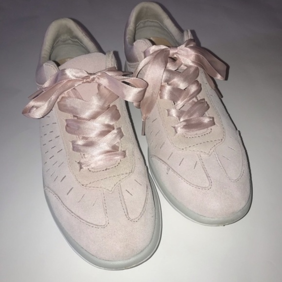 Balletcore Coquette Ugg Victoria Suede Sneakers Quartz Pink Women’s Size 7 - Picture 1 of 5